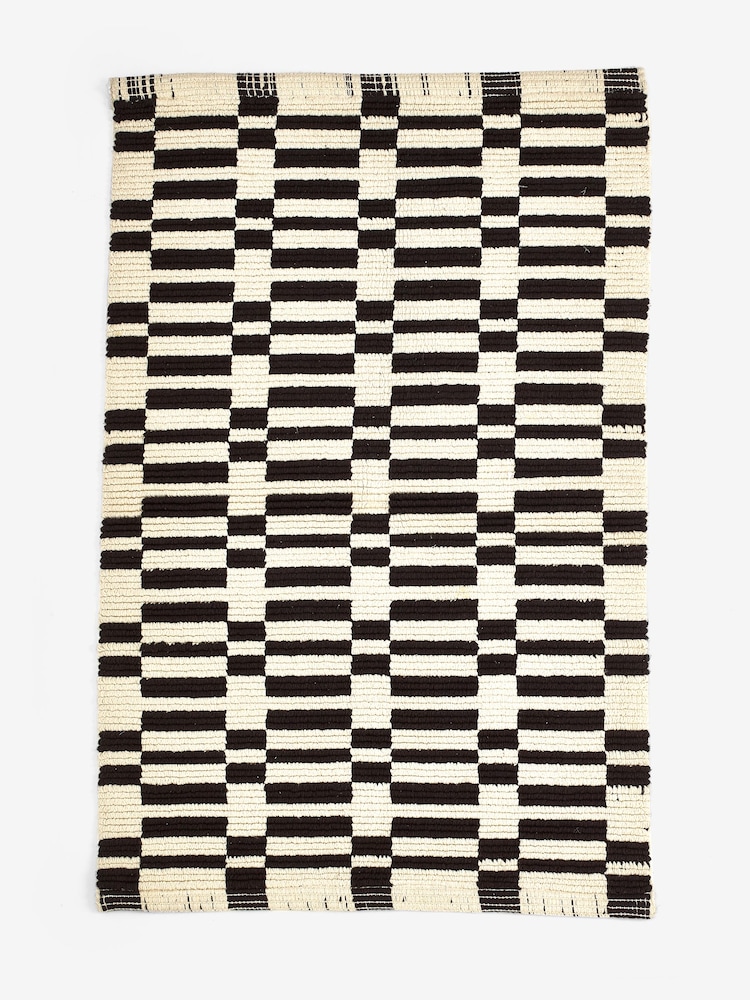 Monochrome Geo 100% Cotton Bath Mat - Image 5 of 5