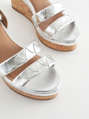 Silber - Forever Comfort® Keilabsatzschuhe mit zwei Riemen - Bild 2 von 4