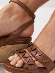 بني فاتح بني - حذاء بكعب وتد بحزامين من Forever Comfort® - صورة 2 من 9