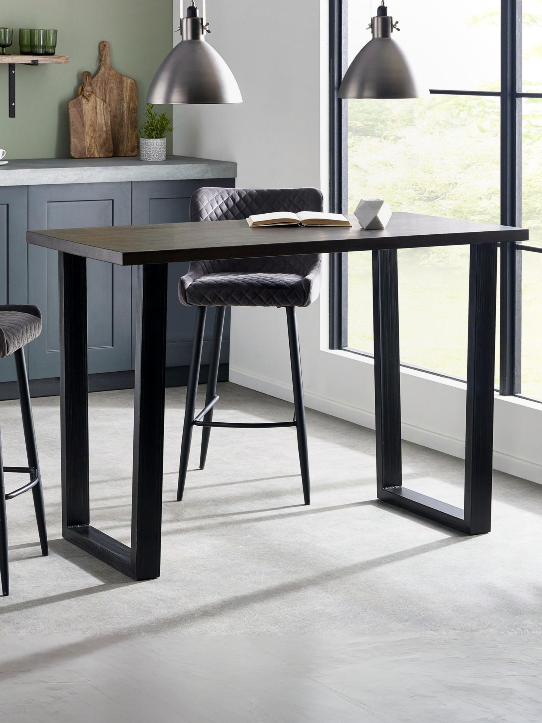 Julian Bowen Brooklyn Solid Oak/Oak Veneer Bar Table - Dark Oak - Image 4