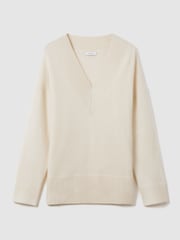 Reiss Ivory Seren Oversized Wool Cashmere V-Neck Jumper - Image 2 of 7