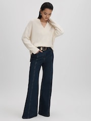 Reiss Ivory Seren Oversized Wool Cashmere V-Neck Jumper - Image 6 of 7