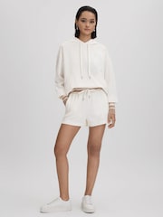 Reiss Lexi short met strepen en tailleband met trekkoord - Image 3 of 6