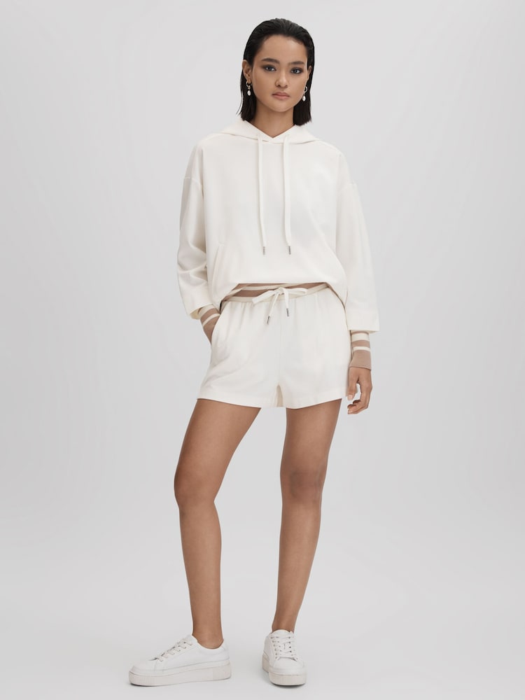 Reiss Lexi short met strepen en tailleband met trekkoord - Image 3 of 6