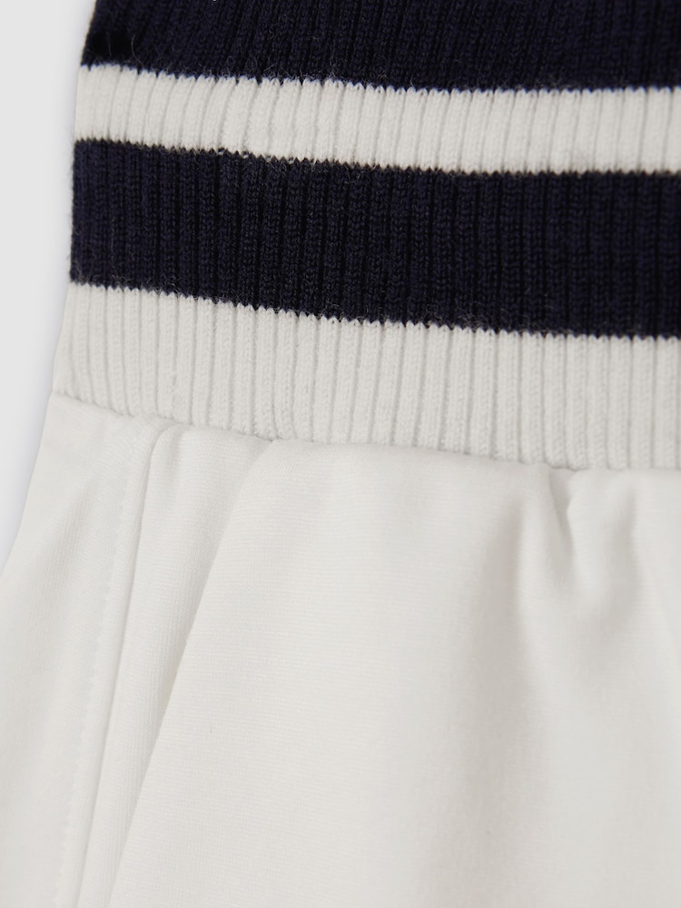 Pantalones cortos a rayas con cordón ajustable en la cintura Lexi de Reiss - Imagen 6 de 6