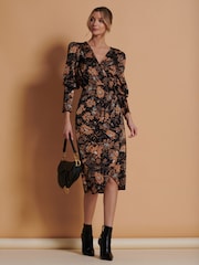 Jolie Moi Figurbetontes, bedrucktes Wickelkleid aus Satin - Bild 5 von 6