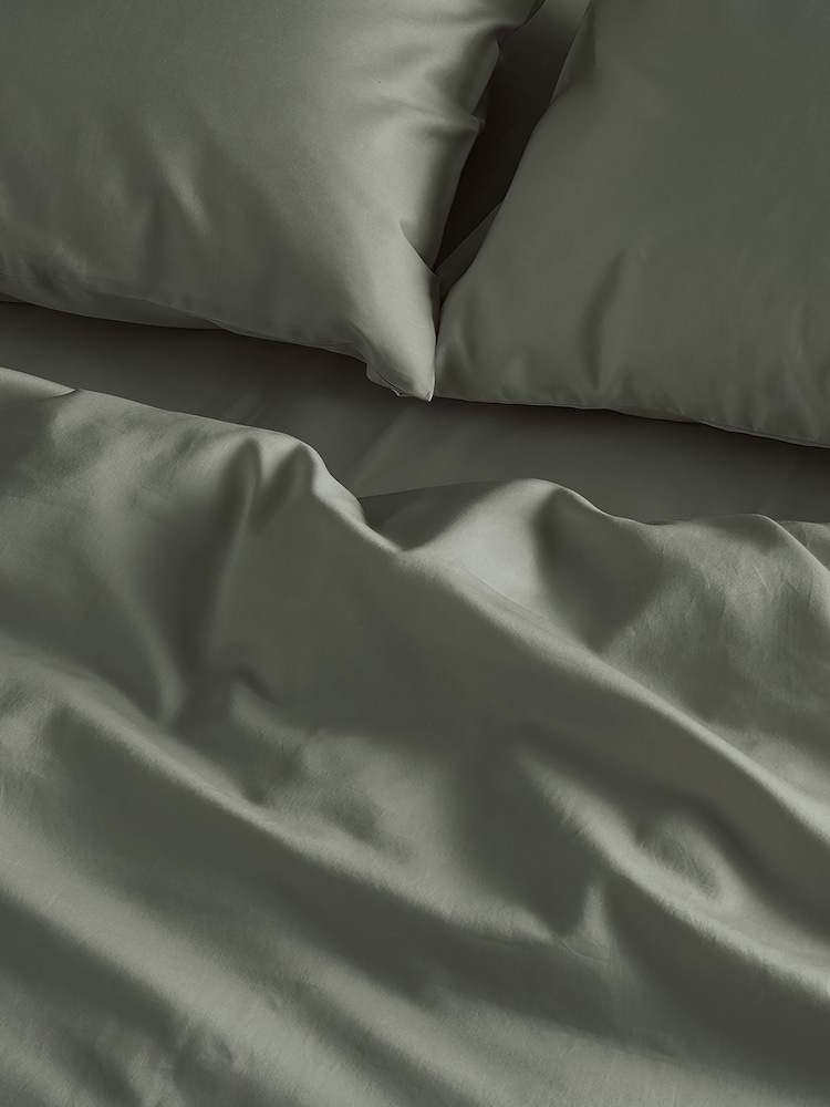 Bedfolk Set of 2 Green Luxe Cotton Pillowcases - Image 3 of 5