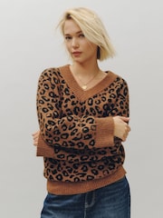 Marron imprimé léopard - Long Sleeve V-Neck Knit Jumper With Wool - Image 1 de 7