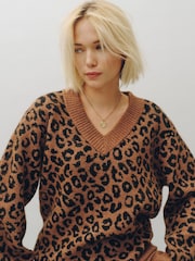 Marron imprimé léopard - Long Sleeve V-Neck Knit Jumper With Wool - Image 4 de 7