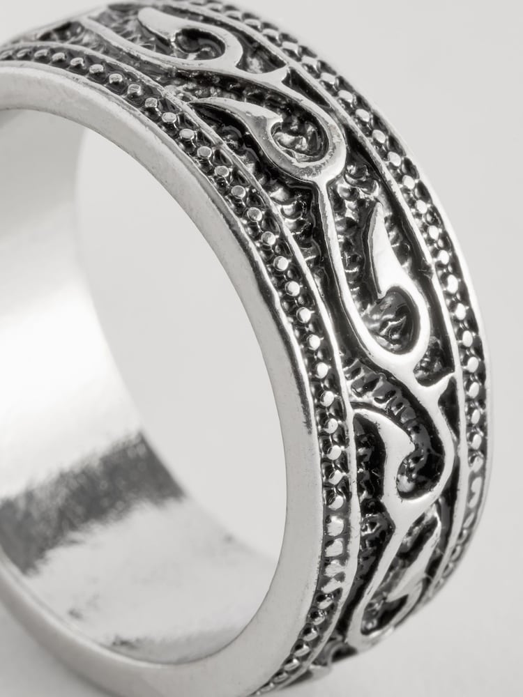 Silver Tone Antiqued  Engraved Band Ring - Image 2 of 5