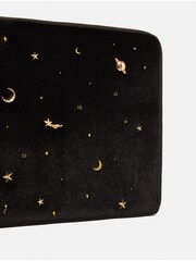 جراب لابتوب أسود Night Sky من Skinnydip - صورة 4 من 5