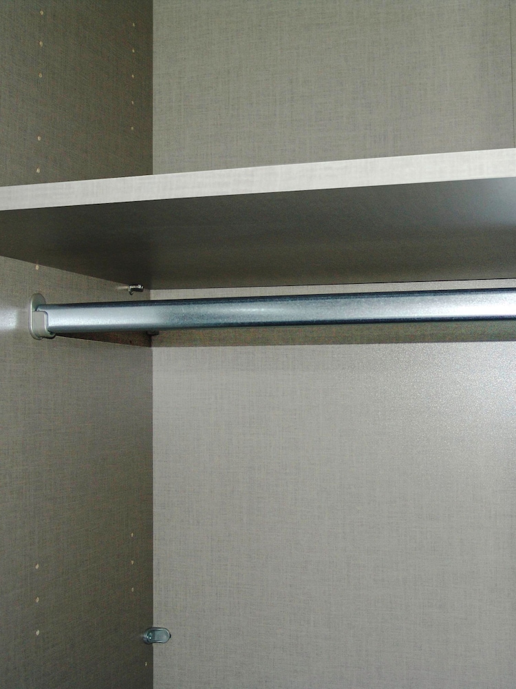 Rauch Metal Wardrobe Accessories 90cm Clothes Hanging Rail - Image 1 of 2