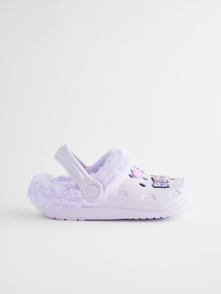 Violett mit Schmetterlingen - Clogs-Slipper mit Futter aus Fellimitat - Bild 2 von 8 Violett mit Schmetterlingen - Clogs-Slipper mit Futter aus Fellimitat - Bild 2 von 8