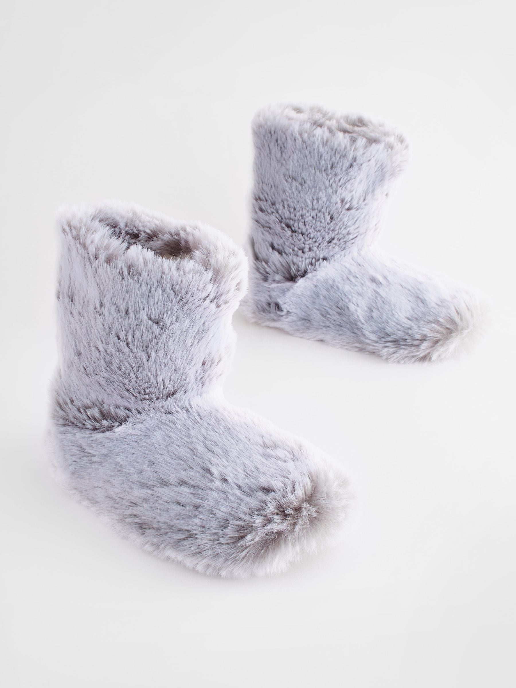 Grey fluffy slippers store