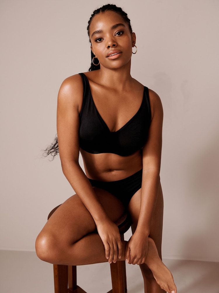 Black/White/Praline Nude Non Pad Full Cup DD+ Microfibre Smoothing Ultimate Comfort T-Shirt Bras 3 Pack - Image 2 of 13