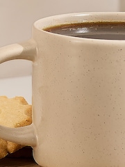 Set of 4 Light Natural Speckle Oakley Mugs - Image 2 of 3