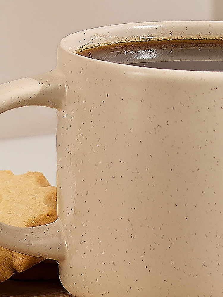 Set of 4 Light Natural Speckle Oakley Mugs - Image 2 of 3