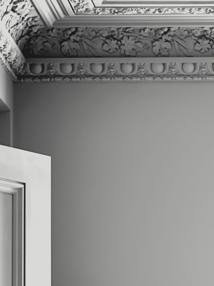 Laura Ashley Grey Matt Emulsion Paint 100ml Tester - Image 2 of 3