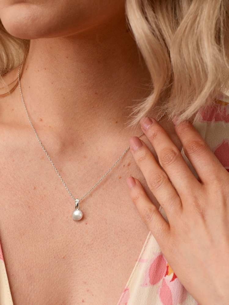 Hot Diamonds Silver Plated Amulet Pendant Necklace - Image 3 of 3