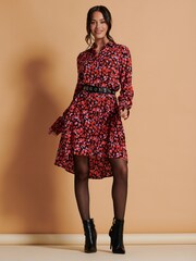 Jolie Moi Robe chemise rouge oversize à ourlet plongeant - Image 4 of 6
