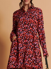 Jolie Moi Robe chemise rouge oversize à ourlet plongeant - Image 6 of 6