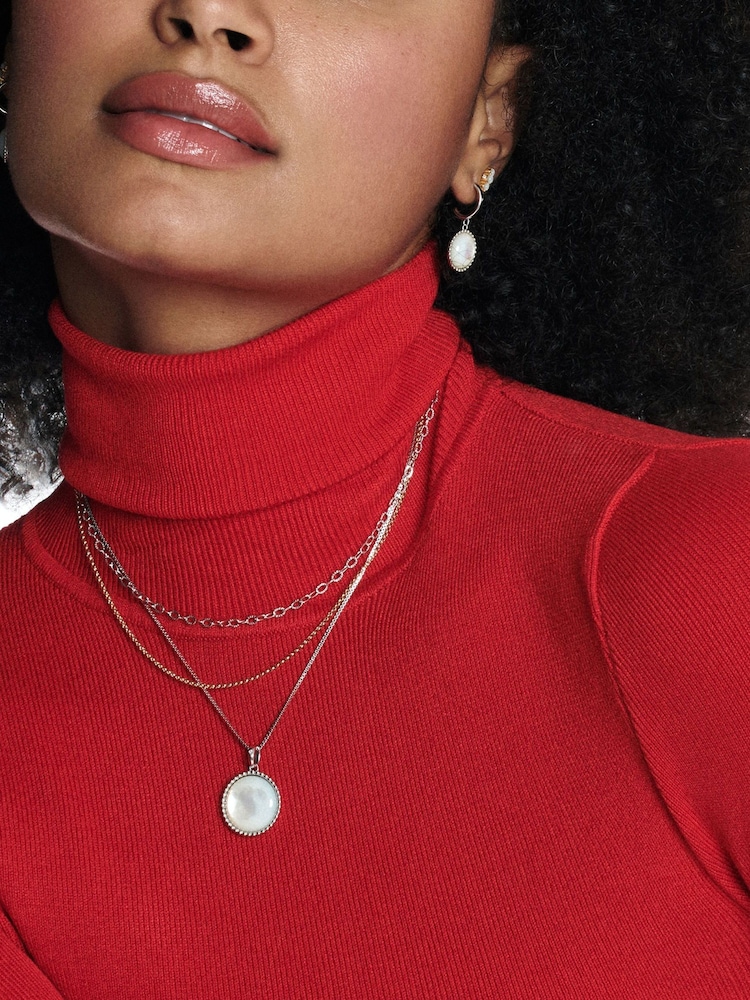 Hot Diamonds Silver Tone Mother of Pearl Circle Pendant - Image 3 of 3 Hot Diamonds Silver Tone Mother of Pearl Circle Pendant - Image 3 of 3