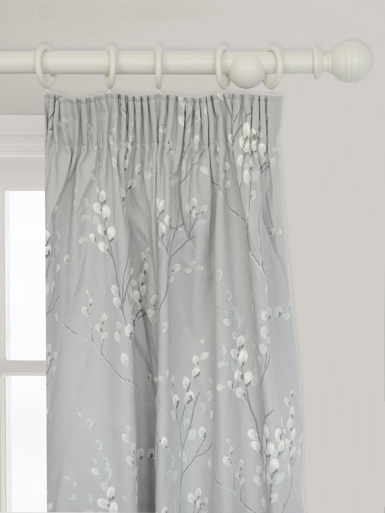 Laura Ashley Soft Natural Ribbed Ball Curtain Pole - Image 2 of 4