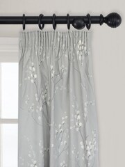 Laura Ashley Black Ribbed Ball 35mm Wood Curtain 180cm Pole - Image 2 of 4