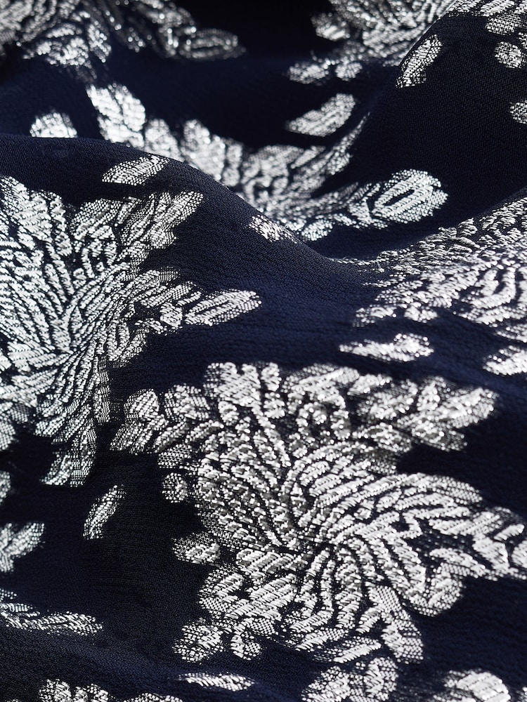 Marineblau - Langärmeliges Metallic-Kleid für besondere Anlässe - Bild 6 von 6 Marineblau - Langärmeliges Metallic-Kleid für besondere Anlässe - Bild 6 von 6