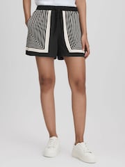 Reiss Black Lilia Printed Drawstring Shorts - Image 3 of 6