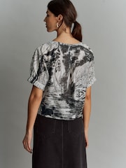 Black/White Sketch Print Short Sleeve V-Neck Buttoned Front Blouse - Image 2 of 7