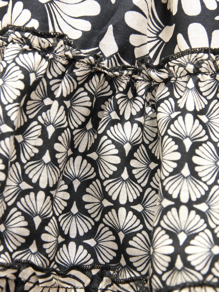 Schwarz/Neutral - Gestufter Maxirock mit Print, Kombiteil - Bild 8 von 8 Schwarz/Neutral - Gestufter Maxirock mit Print, Kombiteil - Bild 8 von 8