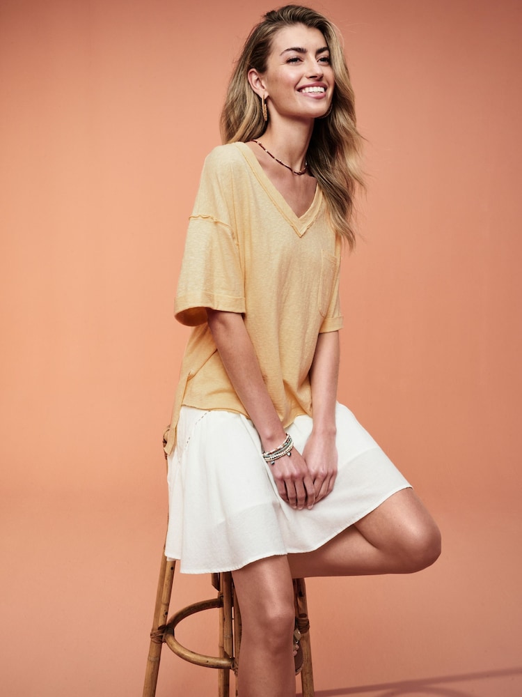 Yellow Oversized Linen Look Washed Pocket Detail Slouch V-Neck T-Shirt - Image 4 of 4 Yellow Oversized Linen Look Washed Pocket Detail Slouch V-Neck T-Shirt - Image 4 of 4