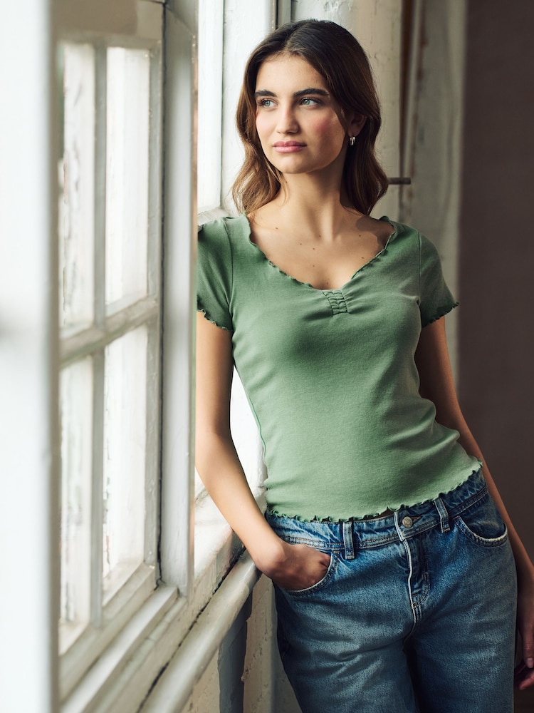 Green 100% Cotton Short Sleeve Lettuce Edge T-Shirt - Image 2 of 6 Green 100% Cotton Short Sleeve Lettuce Edge T-Shirt - Image 2 of 6