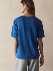 Kobaltblau - Premium T-Shirt in Slim Fit aus 100 % Leinen mit Rundhalsausschnitt - Bild 3 von 6