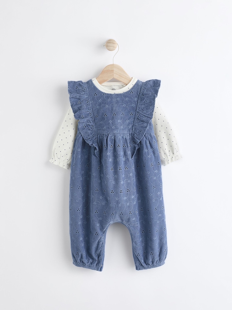 Marineblaue Lochstickerei - Baby-Set mit Latzhose und langärmeligem Body aus 100 % Baumwoll-Cord (0M.–2J.) - Bild 1 von 6 Marineblaue Lochstickerei - Baby-Set mit Latzhose und langärmeligem Body aus 100 % Baumwoll-Cord (0M.–2J.) - Bild 1 von 6