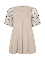 Yours Curve Natural Pleated Front Swing Mesh Sleeve Top - Image 5 of 5