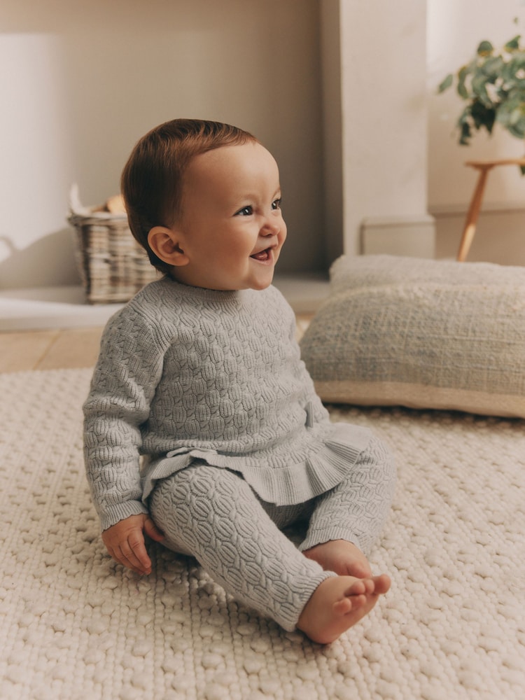 Graue 3D-Schleifen - Strickpullover und Leggings im Babyset (0 Monate bis 2 Jahre) - Bild 2 von 15 Graue 3D-Schleifen - Strickpullover und Leggings im Babyset (0 Monate bis 2 Jahre) - Bild 2 von 15