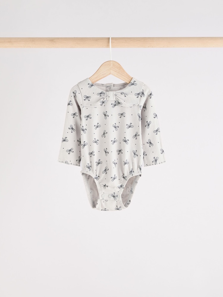 Grau mit Schleifenausschnitt - Baby-Langarm-Bodys aus 100 % Baumwolle im 3er-Pack - Bild 2 von 10