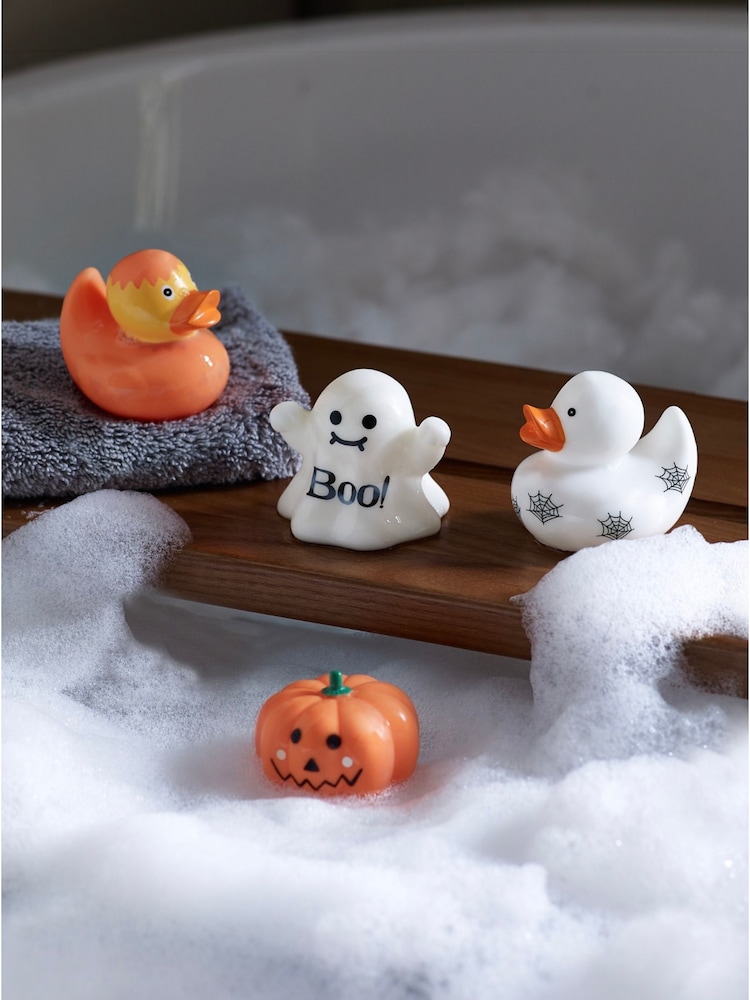 Colour Changing Halloween Bath Buddies Set of 4 - Image 2 of 4