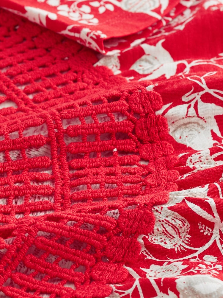Red 100% Cotton Short Sleeve Crochet Bubblehem Printed Top - Image 6 of 6