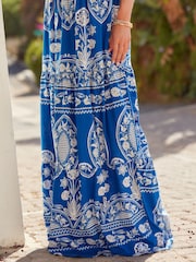 Blau/Keramikmuster - Ärmelloses und gestuftes, sommerliches Jersey-Maxikleid mit Rundhalsausschnitt, 100 % Baumwolle - Bild 5 von 7