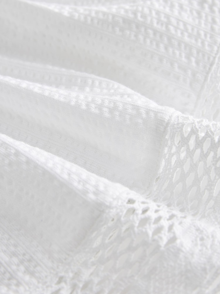 White 100% Cotton Lace Trim Flutter Sleeve Summer Holiday Top - Image 6 of 6 White 100% Cotton Lace Trim Flutter Sleeve Summer Holiday Top - Image 6 of 6