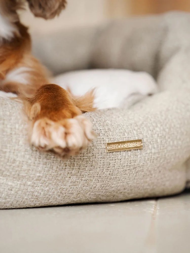 Lords and Labradors Natural Essentials Herdwick Oval Dog Bed - Image 2 of 5