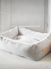 Lords and Labradors Natural Essentials Herdwick Dog Box Bed - Image 2 of 4