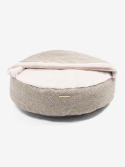 Lords and Labradors Light Grey Essentials Herdwick Dog Den Bed - Image 4 of 4