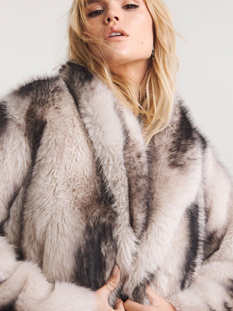 Simply Be Natural Mono Stripe Faux Fur Maxi Coat - Image 4 of 4 Simply Be Natural Mono Stripe Faux Fur Maxi Coat - Image 4 of 4