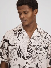 Reiss Black/White Epoque Sketch Design Cuban Collar Shirt - Image 4 of 6