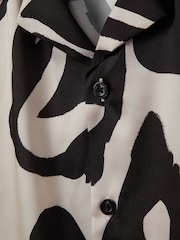 Reiss Black/Ecru Croft Relaxed Cuban Collar Shirt - Image 6 of 6