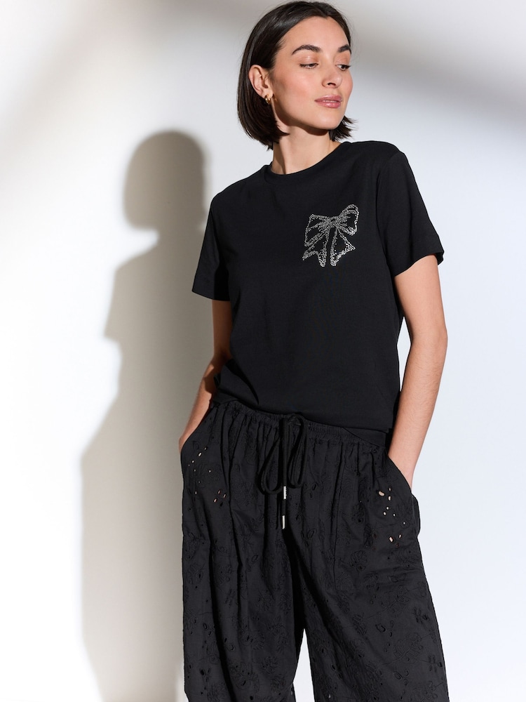 Negro - Camiseta de algodón 100% con lazo adornado - Imagen 2 de 4 Negro - Camiseta de algodón 100% con lazo adornado - Imagen 2 de 4